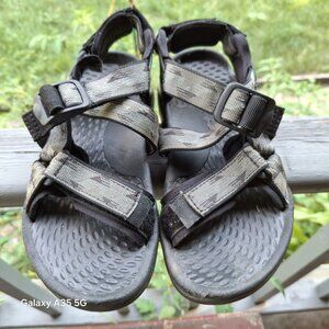 Teva Boys Adjustable Sandals With Straps Black/Gray Size 5 Durable Outdoor Footw